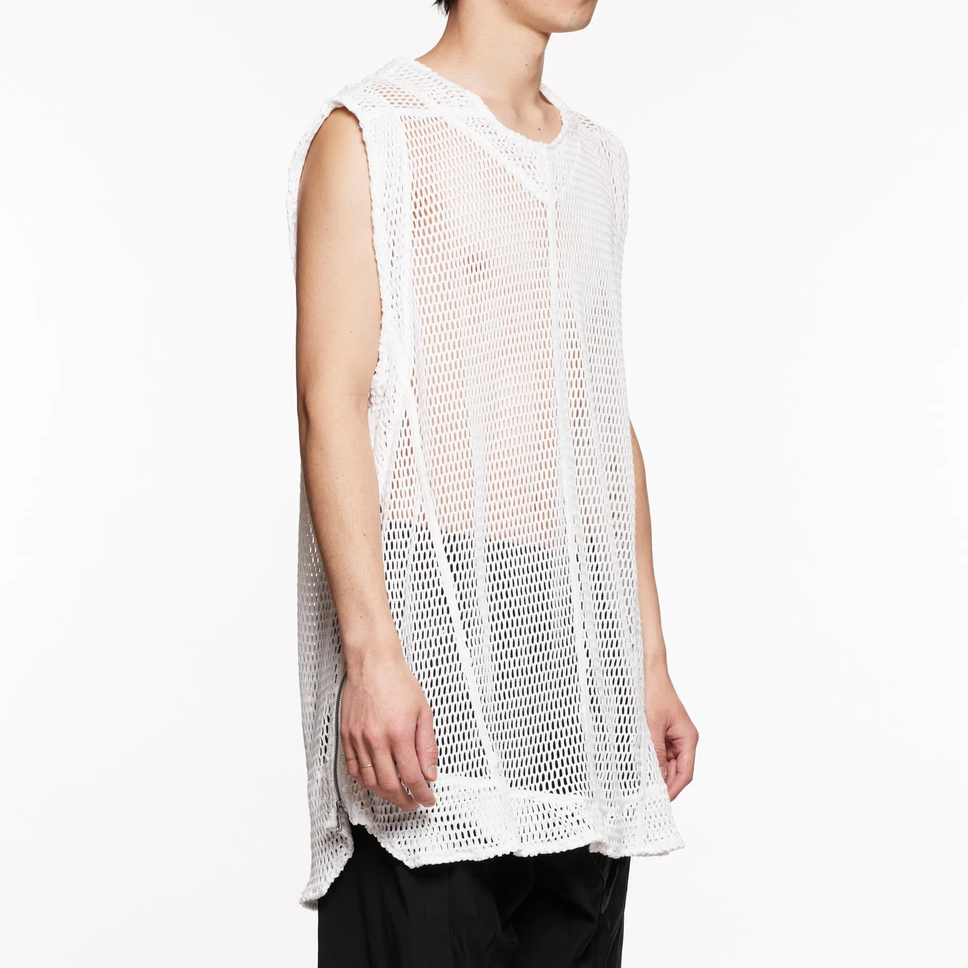 818KNM6 White / Mesh Seamed Vest