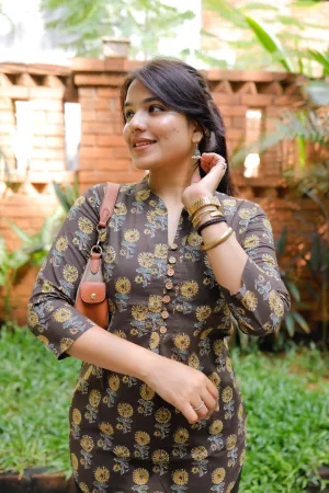Short Kurti - 16 - Organic cotton short kurti in black with buttons